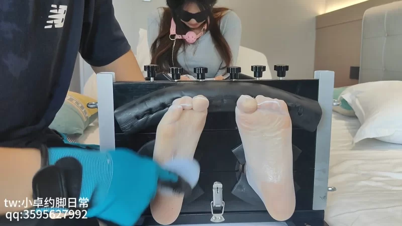 [小卓原创]洞洞鞋学霸S姐小羊 tk 第一部 [1v-2.2GB]