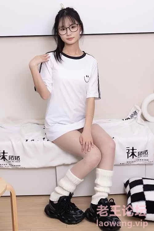 袜啵啵-甜甜圈-连衣裙堆堆袜套、白丝[150P+1V／1.32G百度网盘] [150p1v-1.32GB]