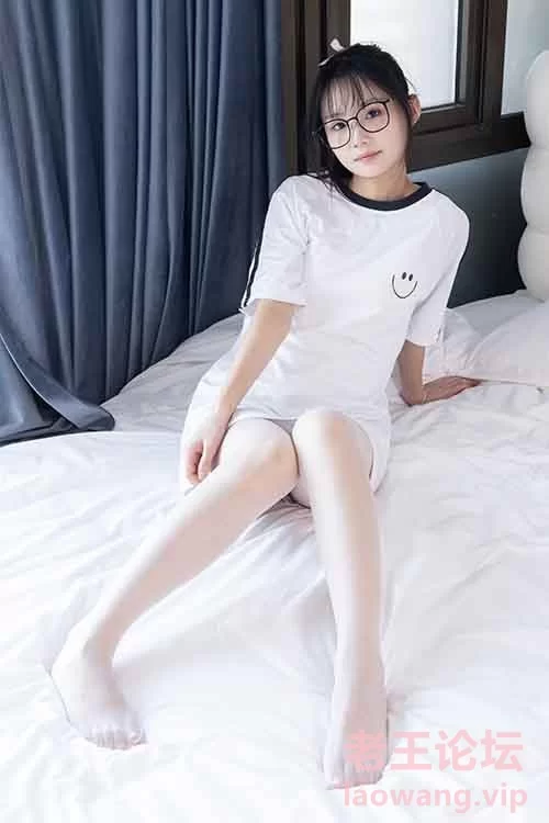 袜啵啵-甜甜圈-连衣裙堆堆袜套、白丝[150P+1V／1.32G百度网盘] [150p1v-1.32GB]