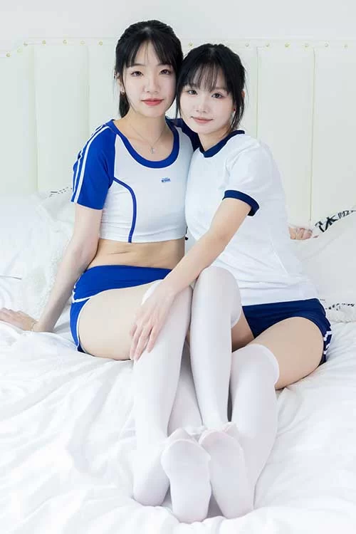 袜啵啵-小甜豆甜甜圈-运动鞋、厚白丝大腿袜裸足 [177p1v-1.9g]