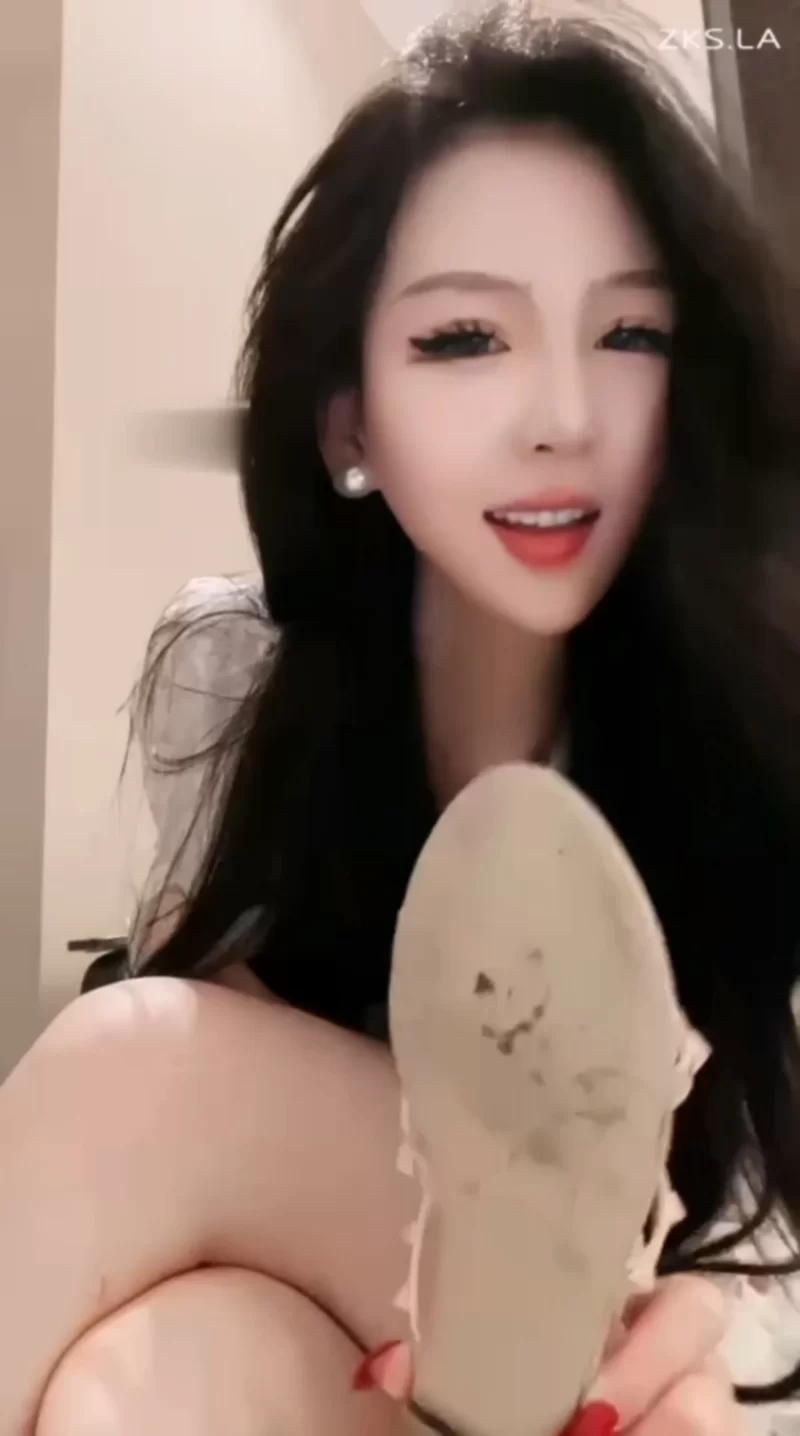 知妤TJ - 红绿灯学妹2 学长被刷了想要吗[1V-1.53GB][百度盘] [1V-1.53GB]