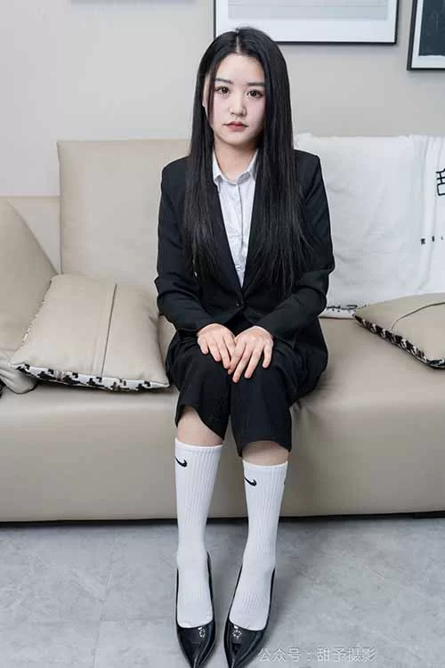 甜予摄影-澜澜-凉鞋、高跟鞋长腿袜、白棉袜 [172P1V-2.4GB]