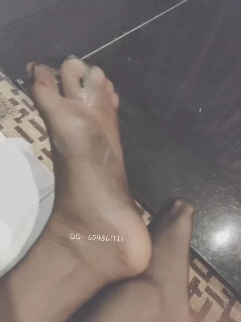 露露学妹秀足福利小合集❤️ [多v-557mb]