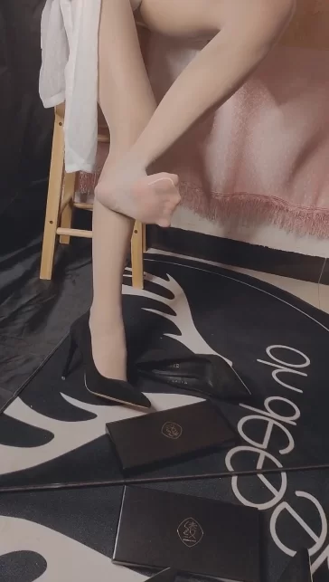 露露学妹秀足福利小合集❤️ [多v-557mb]