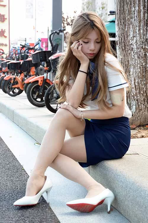 初夏女神-番茄~空乘制服OL肉丝高跟美腿 [100p1v-1.7GB]