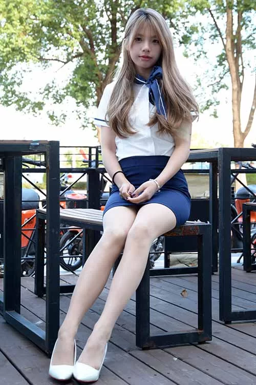 初夏女神-番茄~空乘制服OL肉丝高跟美腿 [100p1v-1.7GB]