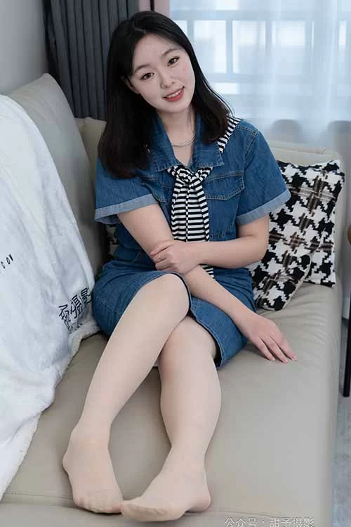 甜予摄影-小葵-牛仔裙白棉袜、薄肉丝 [130p1v-1.8g]