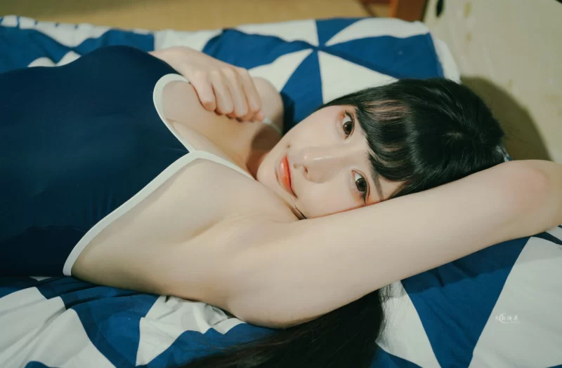 糖果果_12月舰长 [88P+10V] [88P+10V-1.6g]