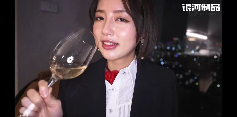 银河制品第50期高跟荡妇4 [1v-700m]