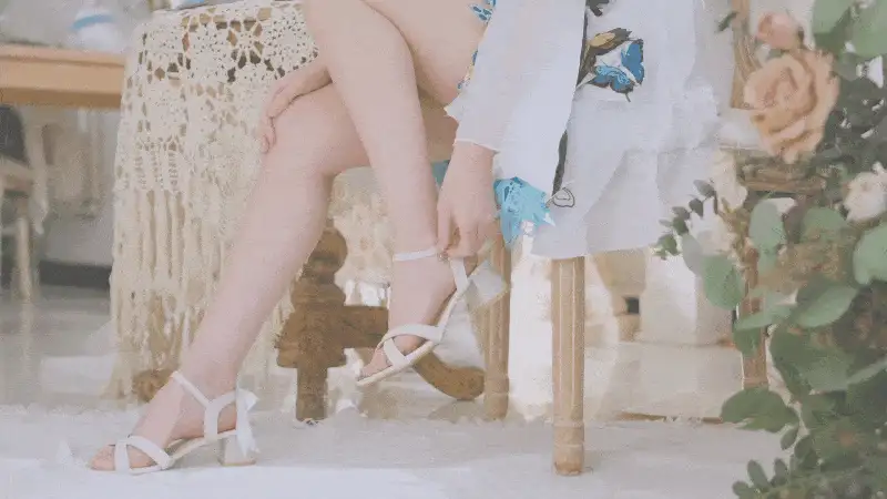 Seele麦麦_夏雪铃兰物语 [35P+8V] [35P+8V-2.1g]