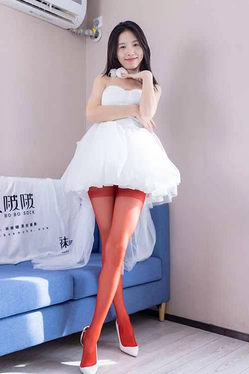 袜啵啵-芝士-高跟鞋、黑丝红丝超短裙[169P-1V-1.6G百度网盘] [169p1v-1.6GB]