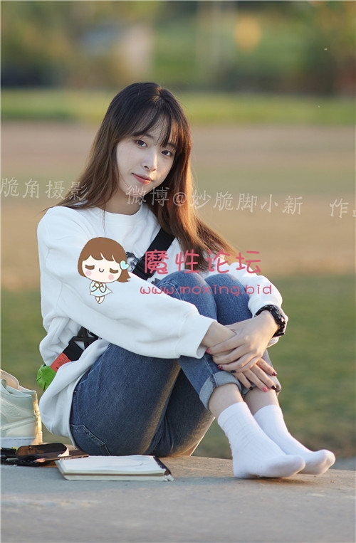 [见新摄影]-追赶落日余晖的逆光少女[133P+1V／948M百度网盘]