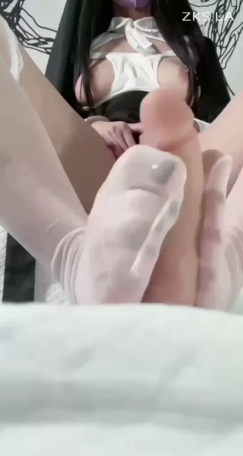 你的kk - 修女白丝秀足自慰 [1V-1.65GB]