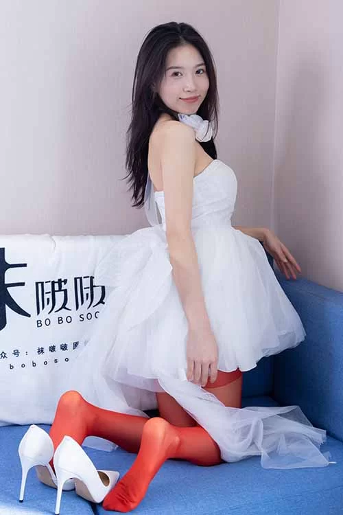 袜啵啵-芝士-高跟鞋、黑丝红丝超短裙[169P-1V-1.6G百度网盘] [169p1v-1.6GB]