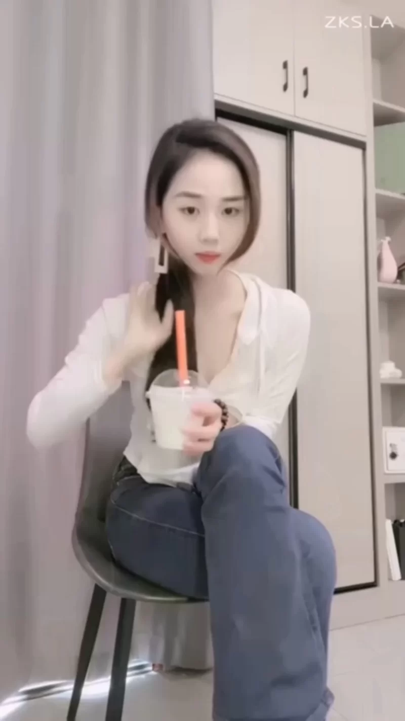 九莲TJ：嘴喂食运动鞋棉袜踩狗口水浓痰鞋底钻胯骑狗背 [1V-1.74GB]