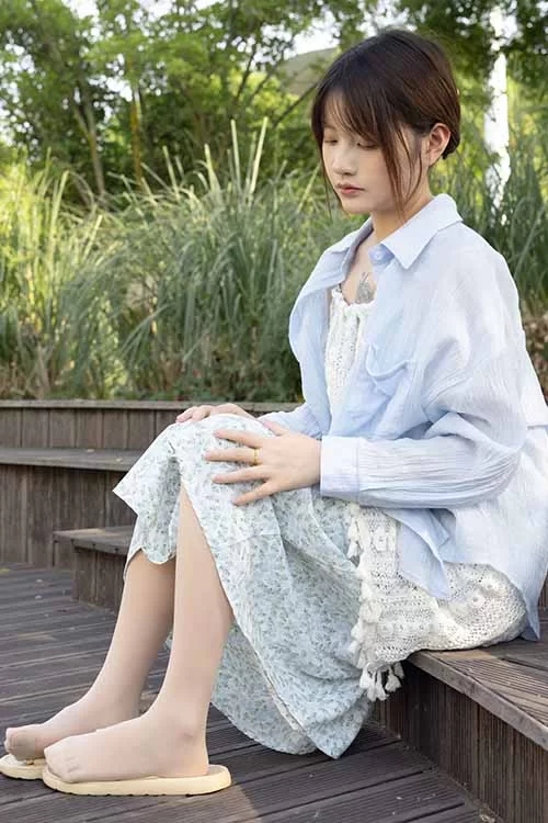 她们印象-小点心-连衣裙白棉袜裸足[174P1V-1.4G百度网盘] [174p1v-1.4GB]