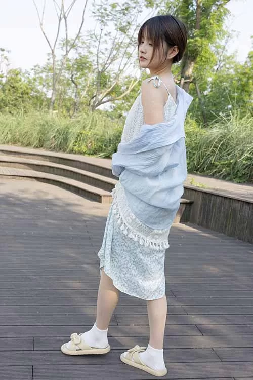 她们印象-小点心-连衣裙白棉袜裸足[174P1V-1.4G百度网盘] [174p1v-1.4GB]