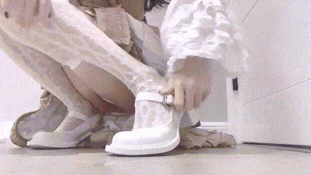 剧情白虎美穴唯美小仙女 福利私拍 萌萌的外表又纯又欲 青春的肉体活力四射，白虎美穴紫薇插出白浆[2V 848 MB] [BT]