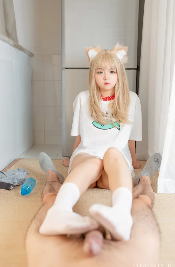 素人渔夫万元私定《林书辞黄豆粉》萝莉可爱风白嫩三点 [1v,90p-3.80GB]