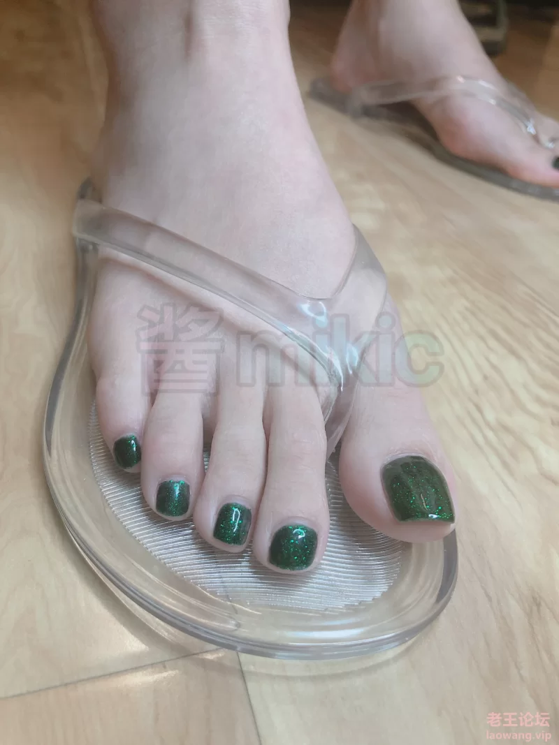 4.0自购酱mikic会员美足图包裸足高跟美甲板鞋丝袜（无漏） [1v+330p-1.89g]