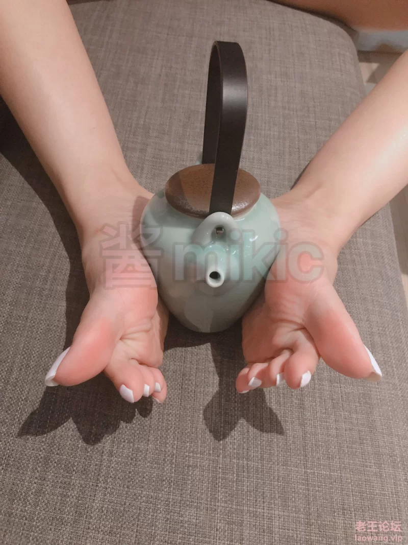 4.0自购酱mikic会员美足图包裸足高跟美甲板鞋丝袜（无漏） [1v+330p-1.89g]