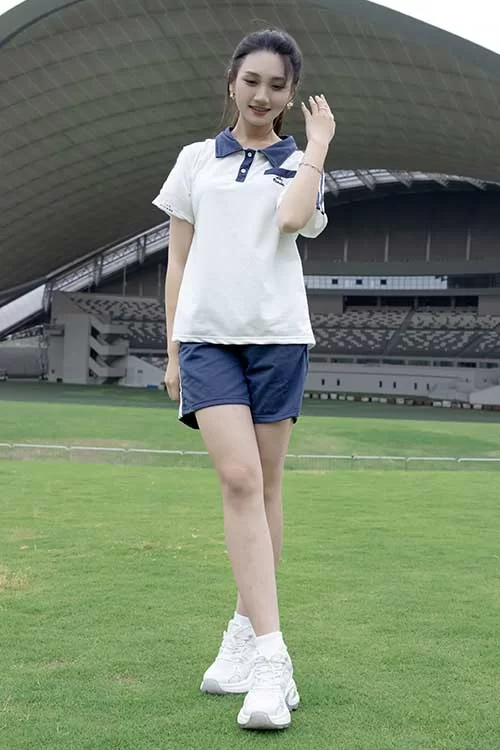 她们印象-小爱-草地短裤棉袜裸足[155P1V-1.3G百度网盘] [155p1v-1.3GB]