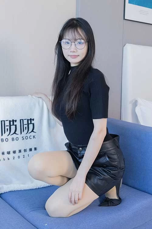 袜啵啵-甜甜圈-平底鞋厚肉丝、瑜伽动作、踩奶油泡芙剧情 [140p1v-1.5g]