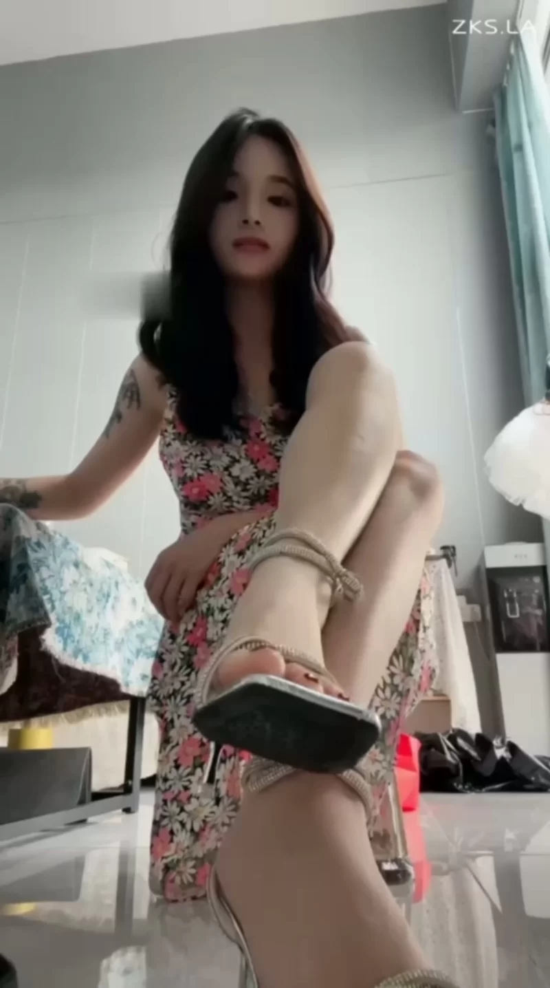 香芋朱朱 - 你爱的闪亮高跟腋下闻味 [1V-1.86GB]