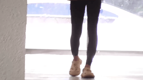 偷拍高颜值舞蹈生B下春光，舞蹈学院手持厕拍艺校舞蹈生日记私拍合集《541V-NP-59G》