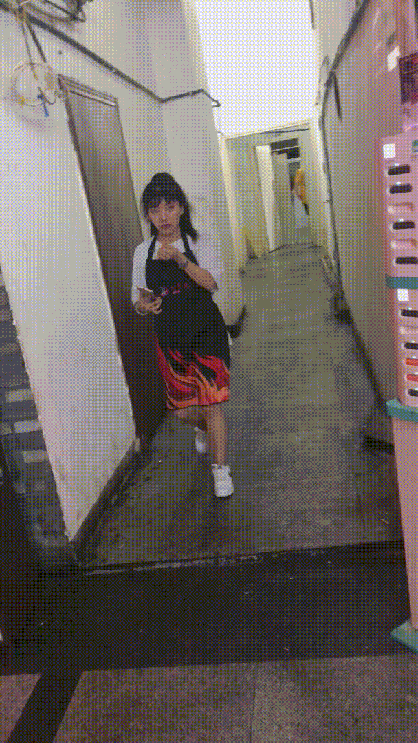 偷拍绝版珍藏《厕拍美女系列》第一人称手持视角 拍完逼再拍脸 4K原档未流出合集《390V+46.5GB+200分》