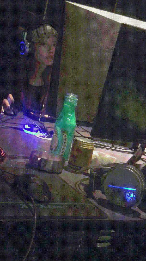 偷拍绝版珍藏《厕拍美女系列》第一人称手持视角 拍完逼再拍脸 4K原档未流出合集《390V+46.5GB+200分》