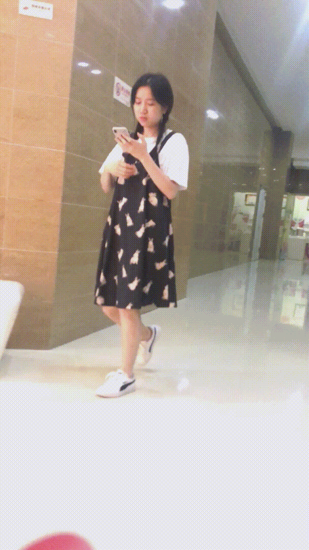 偷拍绝版珍藏《厕拍美女系列》第一人称手持视角 拍完逼再拍脸 4K原档未流出合集《390V+46.5GB+200分》