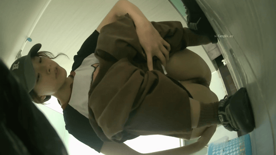 偷拍高颜值舞蹈生B下春光，舞蹈学院手持厕拍艺校舞蹈生日记私拍合集《541V-NP-59G》