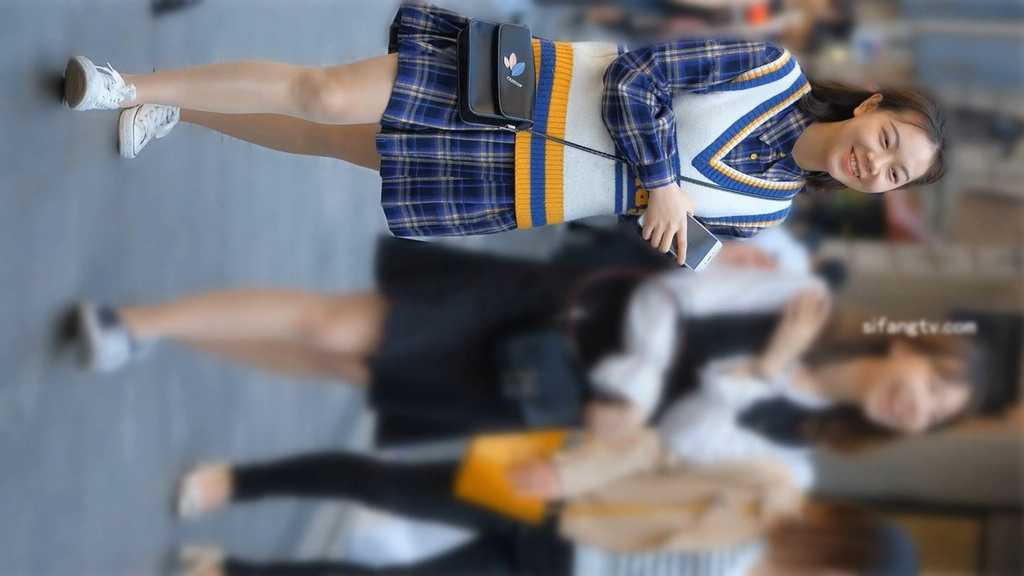 剧情精选(露脸)厕拍tp清纯高颜值美眉嘘嘘 超薄肉丝妹屁屁都快蹲到坑里去了[2V 351 MB] [BT]