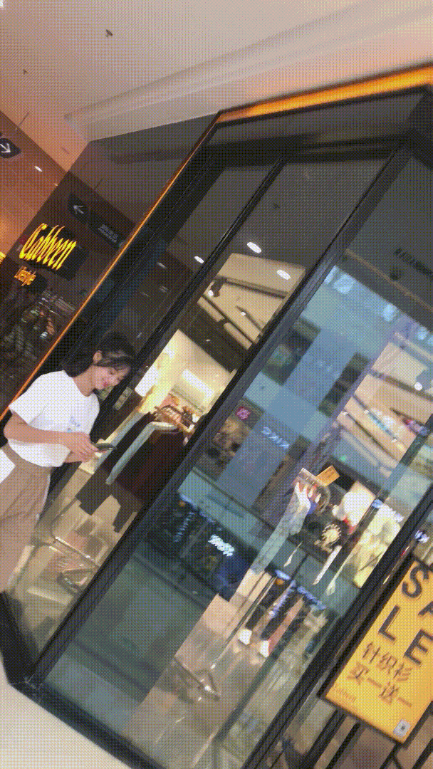 偷拍绝版珍藏《厕拍美女系列》第一人称手持视角 拍完逼再拍脸 4K原档未流出合集《390V+46.5GB+200分》