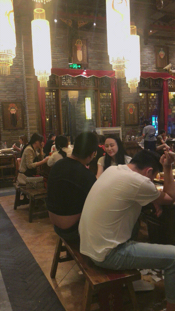 偷拍绝版珍藏《厕拍美女系列》第一人称手持视角 拍完逼再拍脸 4K原档未流出合集《390V+46.5GB+200分》