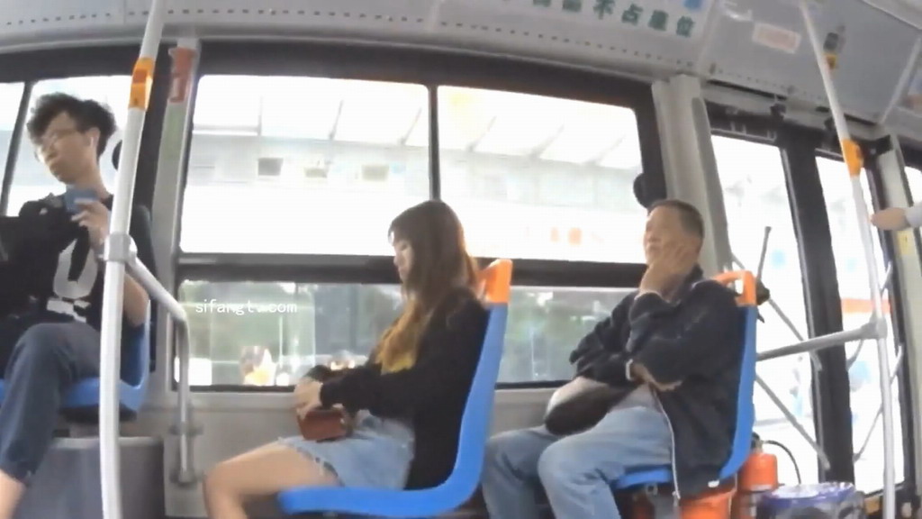 剧情精选(露脸)厕拍tp清纯高颜值美眉嘘嘘 超薄肉丝妹屁屁都快蹲到坑里去了[2V 351 MB] [BT]