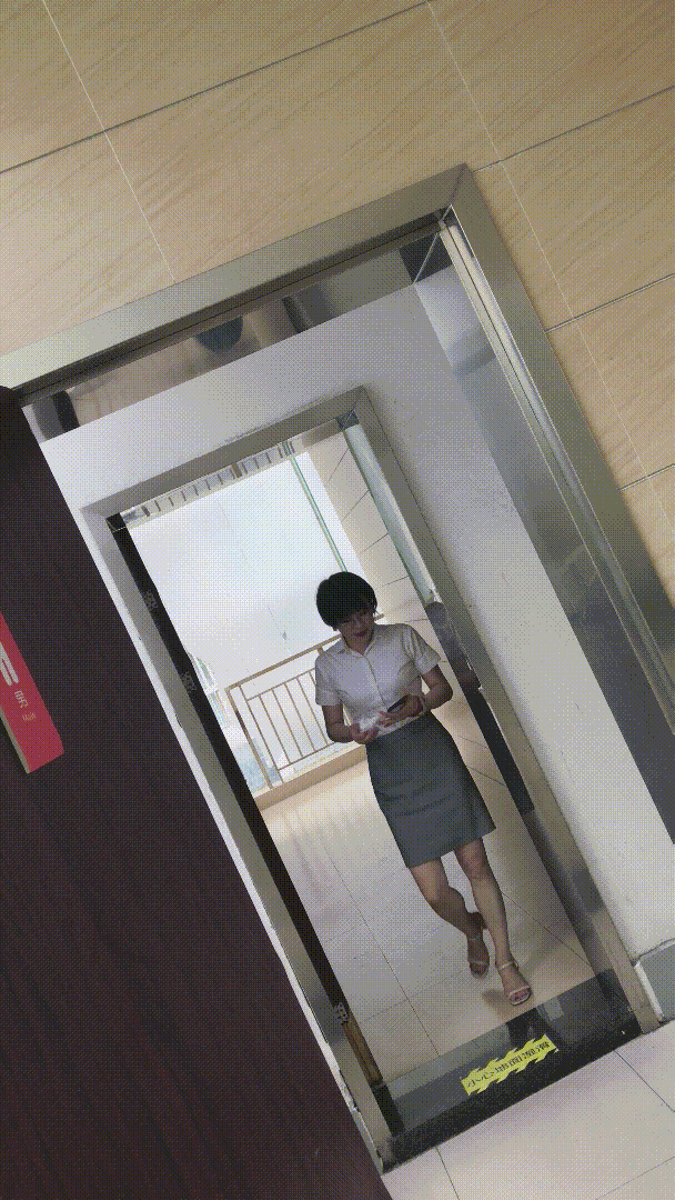 偷拍绝版珍藏《厕拍美女系列》第一人称手持视角 拍完逼再拍脸 4K原档未流出合集《390V+46.5GB+200分》