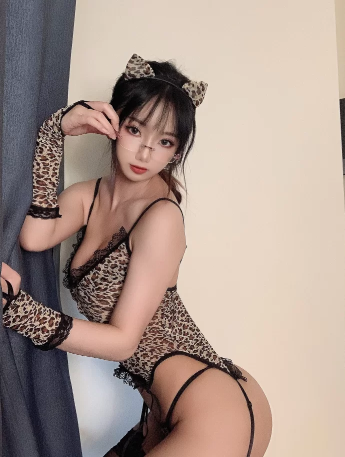 鬼畜瑶在不在w_豹纹 [50P+3V] [50P+3V-550m]