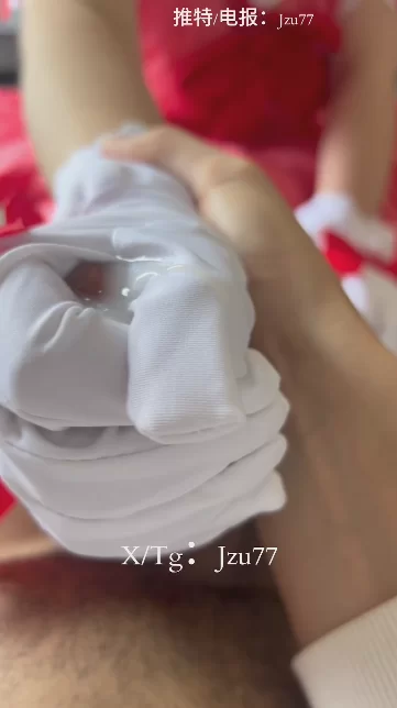 魔法少女cos白丝手套白丝雪糕足交榨精❤️ [1v-366mb]