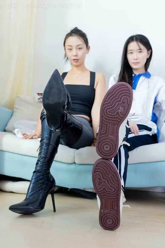 物恋传媒2231菜菜岚岚高跟长靴板鞋裤里丝白棉袜《150P1V4.81 [150P1V-4.81GB]