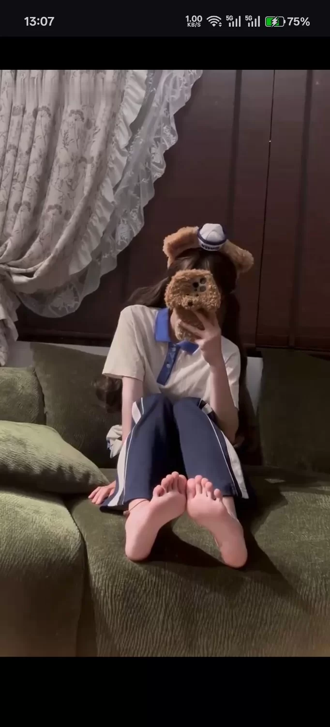 裸足足控裸足视频合集+抖m视频/脚脸同框/恋足/裸足/玉足/足拍/抖m [26v-1.59GB]