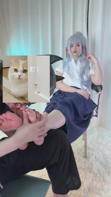 神里绫华cos，比赛输给旅行者后奖励舔脚，白丝足交❤️ [1v-533mb]