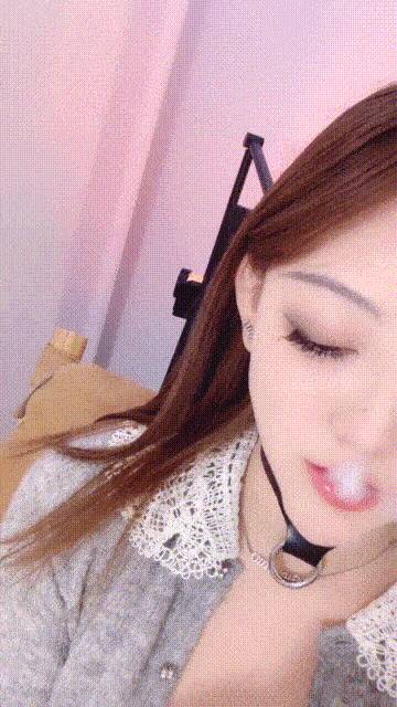 剧情《童话》粉白无暇完美尤物 揉奶抠逼逼跳蛋自慰呻吟 逼看特写水嫩诱人真骚[2V 1318 MB] [BT]