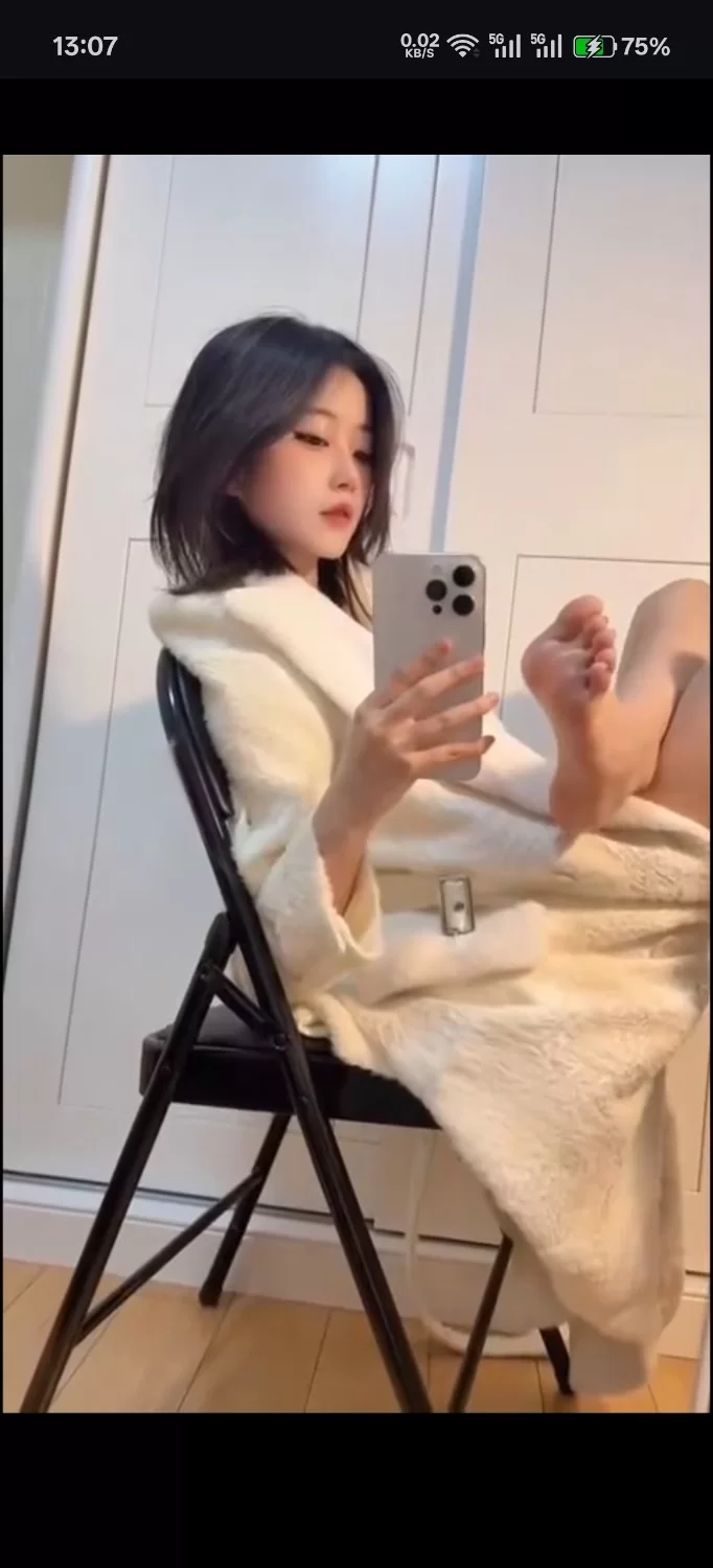 裸足足控裸足视频合集+抖m视频/脚脸同框/恋足/裸足/玉足/足拍/抖m [26v-1.59GB]