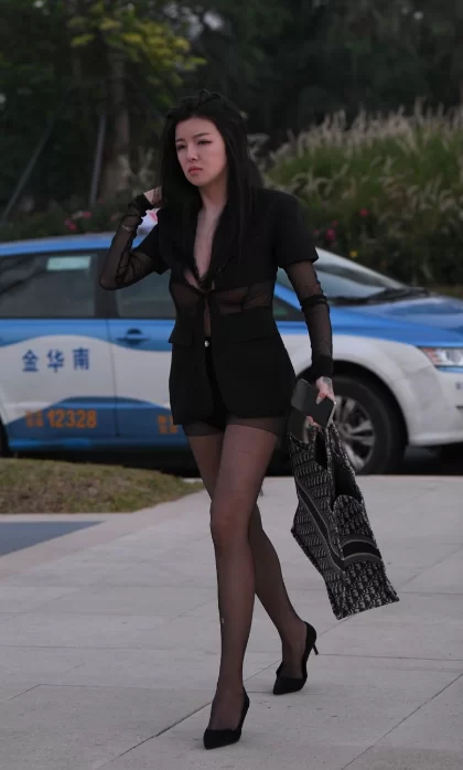 《街拍摄影》黑丝高跟鞋美女 [102P-2.46GB]