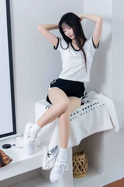 袜啵啵-甜甜圈-板鞋白棉袜、短裤薄肉丝[147P-1V-1.4G百度网盘] [147p1v-1.4GB]