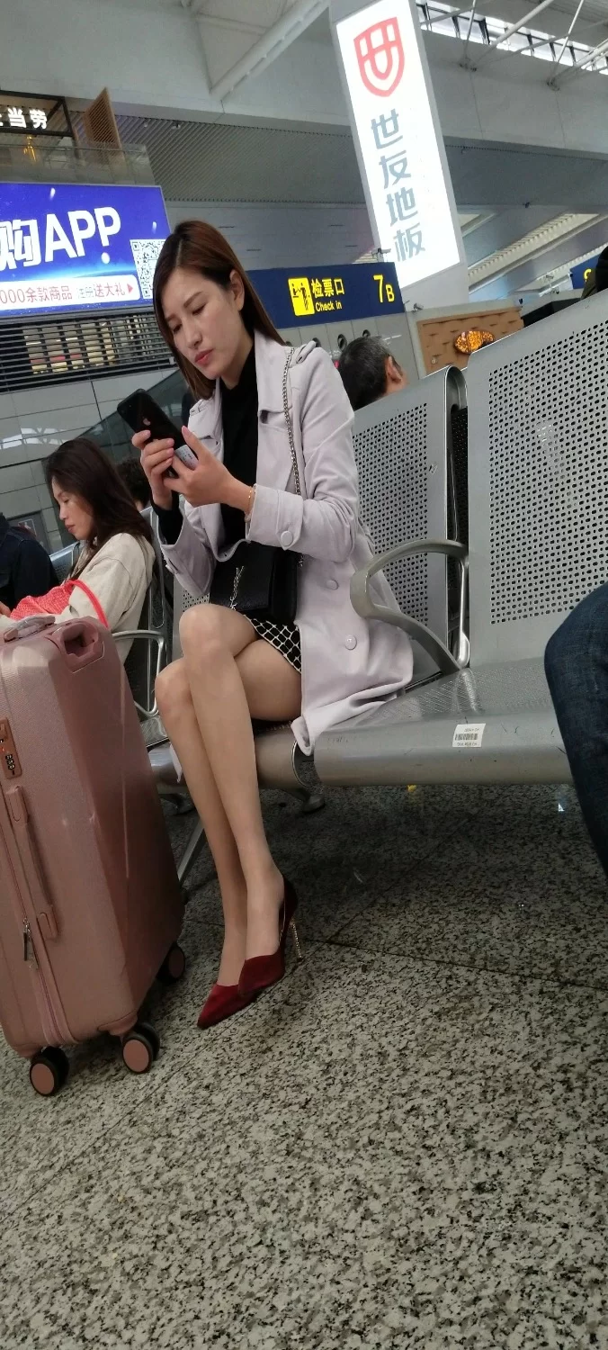 候车室肉丝 [3v-3g]