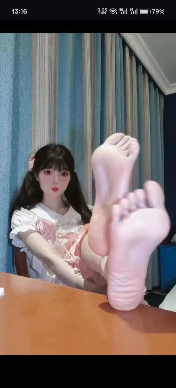 裸足足控裸足视频合集+抖m视频/脚脸同框/恋足/裸足/玉足/足拍/抖m [26v-1.59GB]