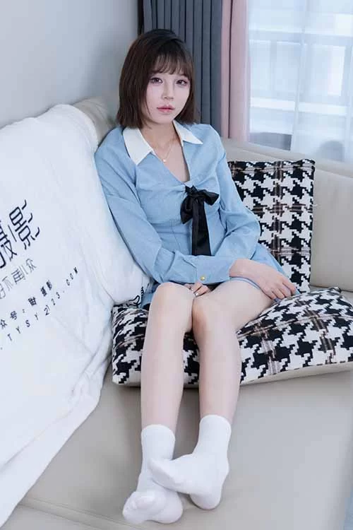 甜予摄影-珞珞-板鞋白棉袜、超短裙裸足[130P1V-1.8G百度网盘] [130p1v-1.8GB]